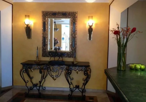 La Colina Suites Hotel