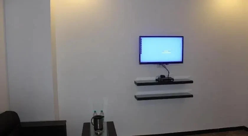 фото Hotel Sunway Inn by OYO