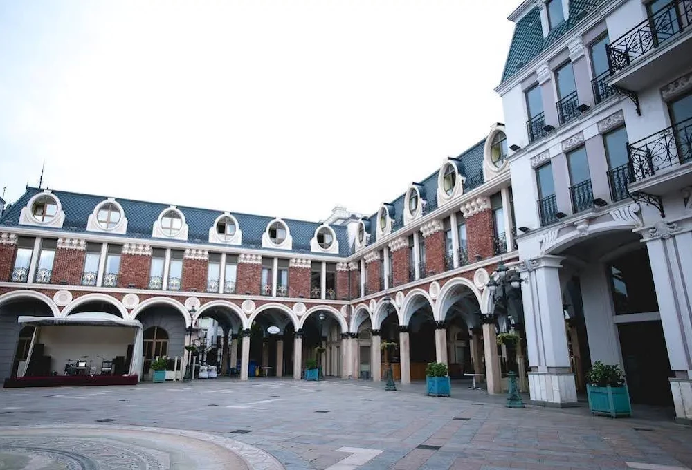 фото Piazza Four Colours