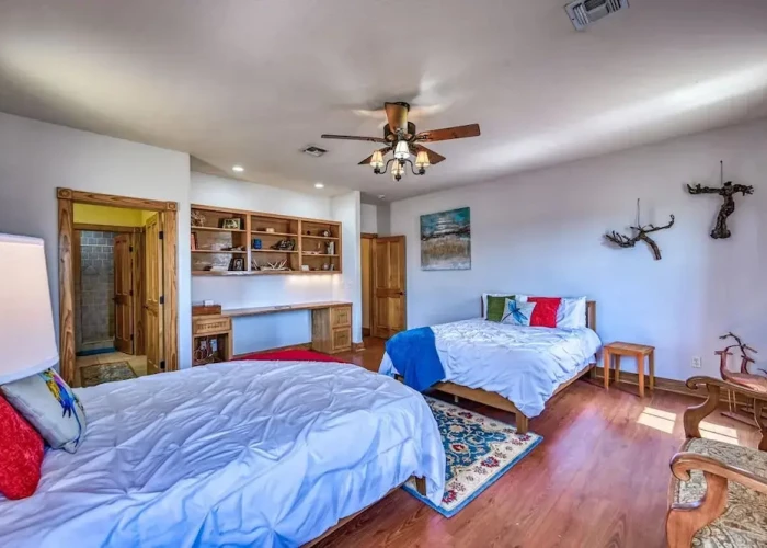 Charming Country Home With Hot Tub & Fire Pit!