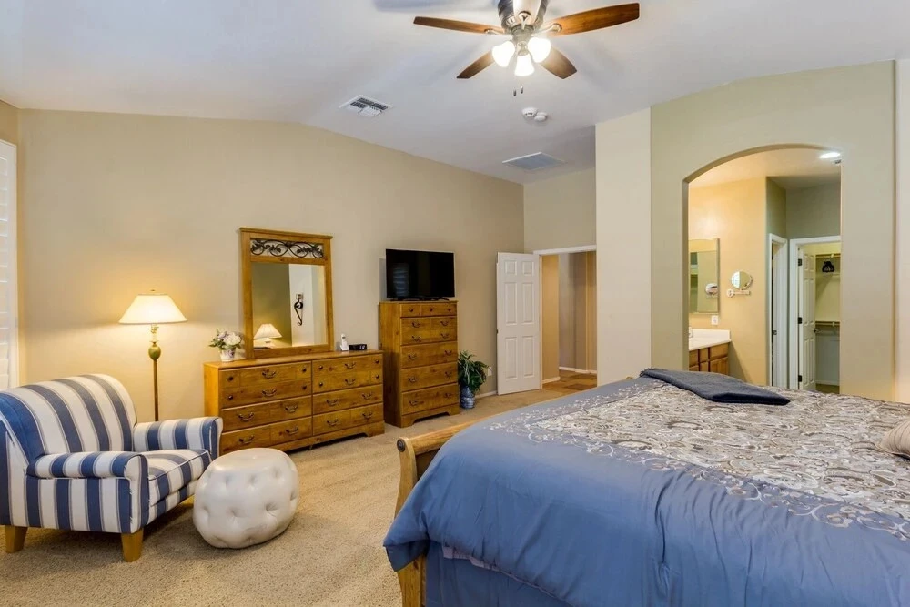 фото Pointsettia - 4 Br Home