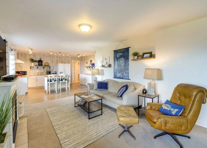 Coastal Haven w/ Hot Tub & San Juan Island Views