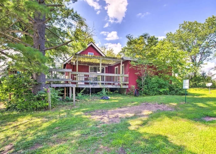 Charming Farm Cottage w/ Fire Pit + Grill!