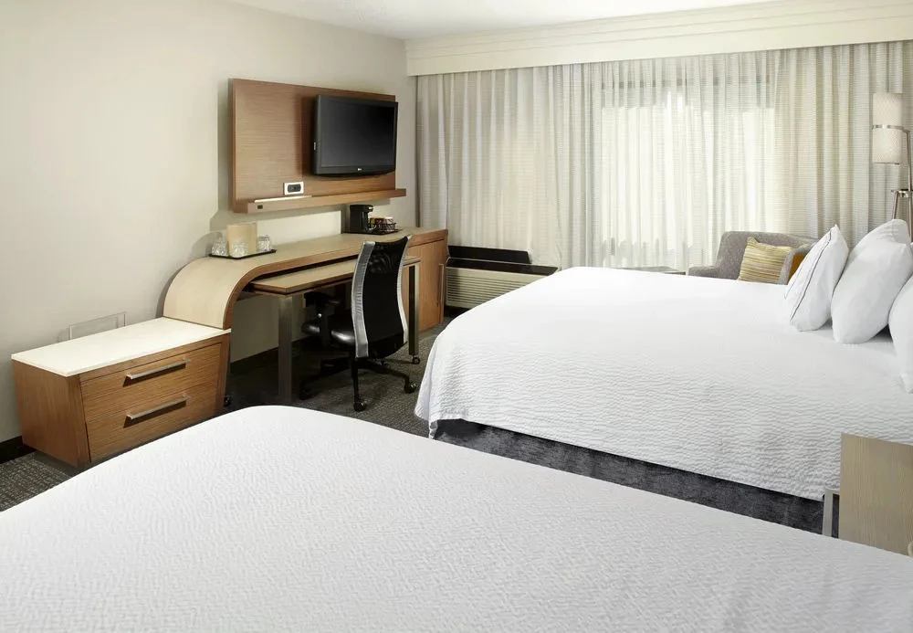 фото Courtyard Detroit Brighton