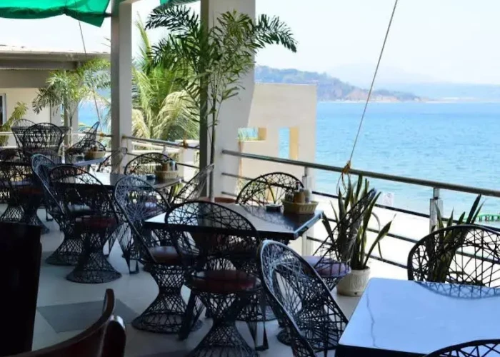 Trader Rics Resort And Restaurant