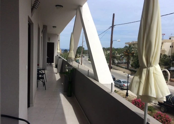 Posto studio superior studio 1 100 m from the beach