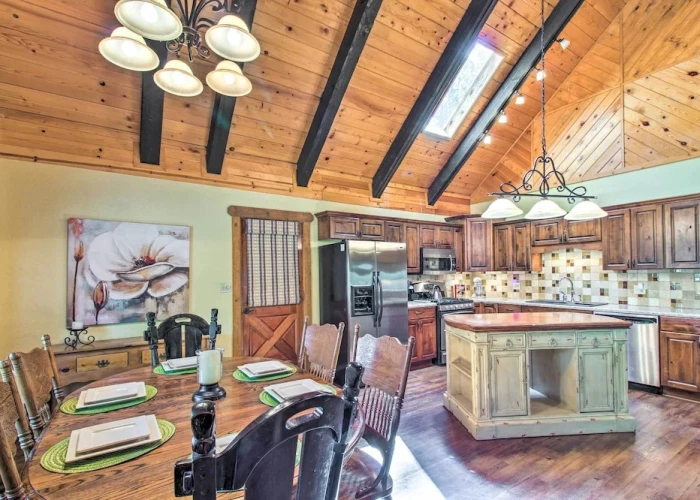 Rustic Pinetop Log Cabin w/ Fire Pit + Grill!