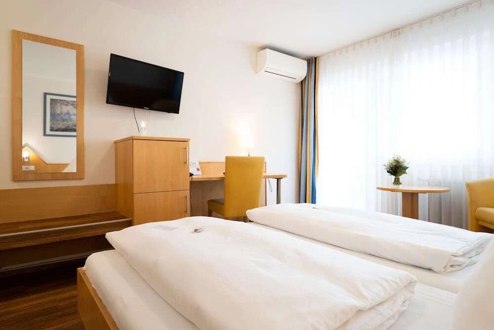 фото ates Hotel Straßburg - Kehl