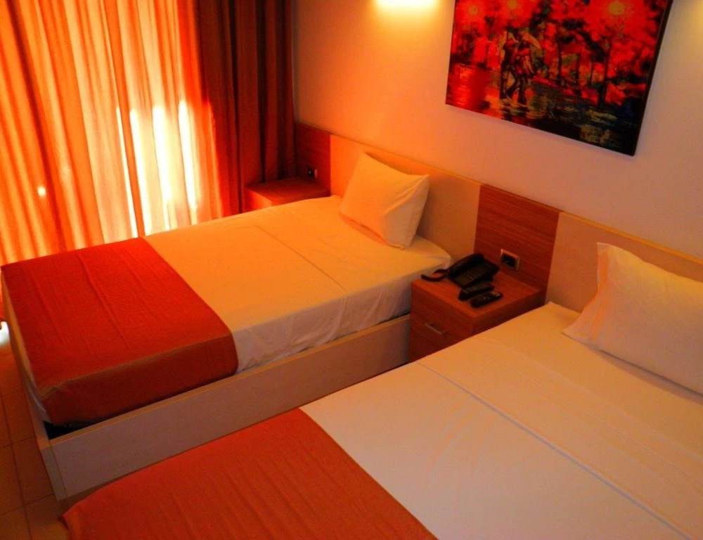 фото Oakland Hotel