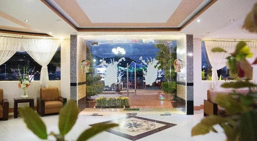 фото Long Chau Hotel