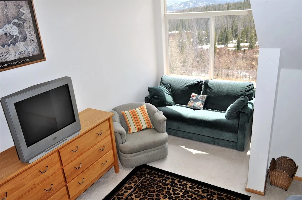 фото Forest Park 3 Bed 4 Bath Townhome