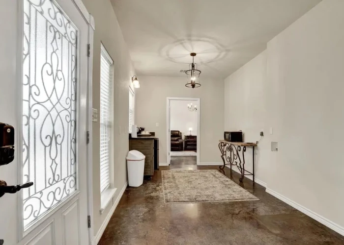 Cozi Cottage With Hot Tub! - 2 Min to Wineries!