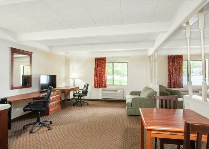 Days Inn by Wyndham Columbia I-70