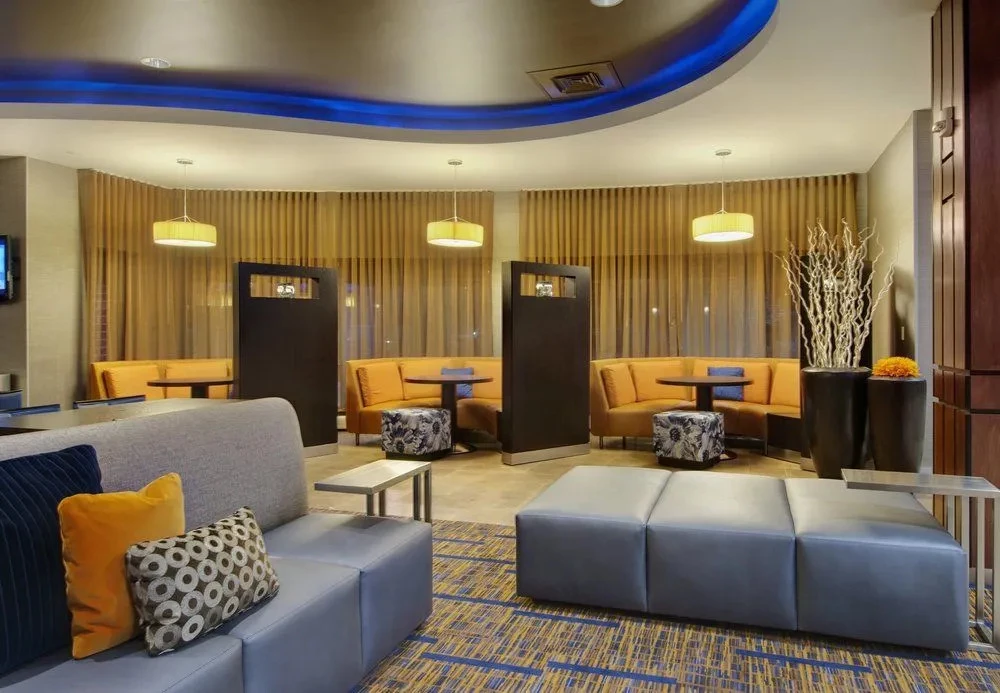 фото Courtyard Madison East