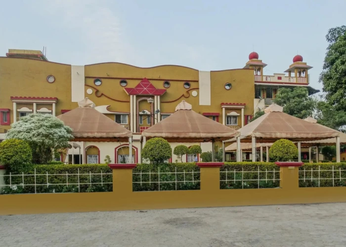 Hotel Vishwas Bar And Club Resort By OYO Rooms
