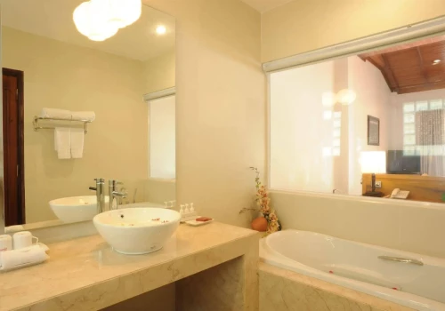 Vinh Hung Riverside Resort & Spa