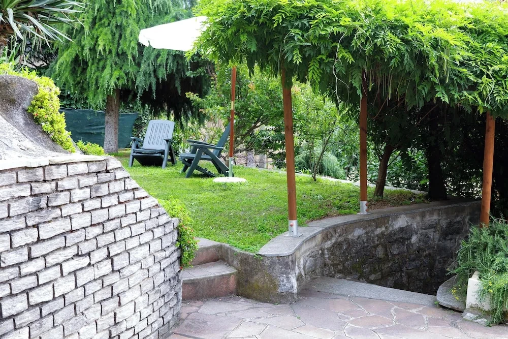 фото Apartment in Villa Between Como and Switzerland