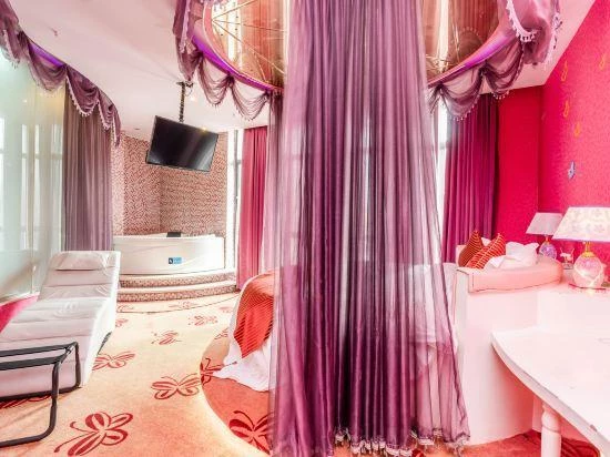 фото Boli 24 Fang Theme Hotel