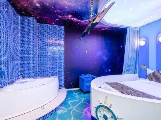 фото Boli 24 Fang Theme Hotel