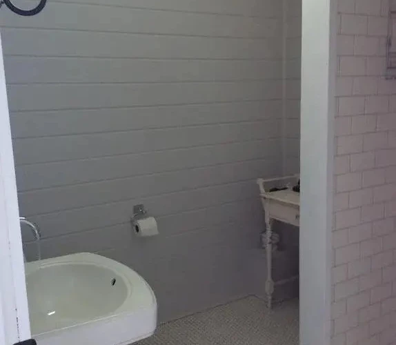 Hye-Way Haus Bed and Breakfast