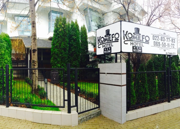 Отель Komilfo