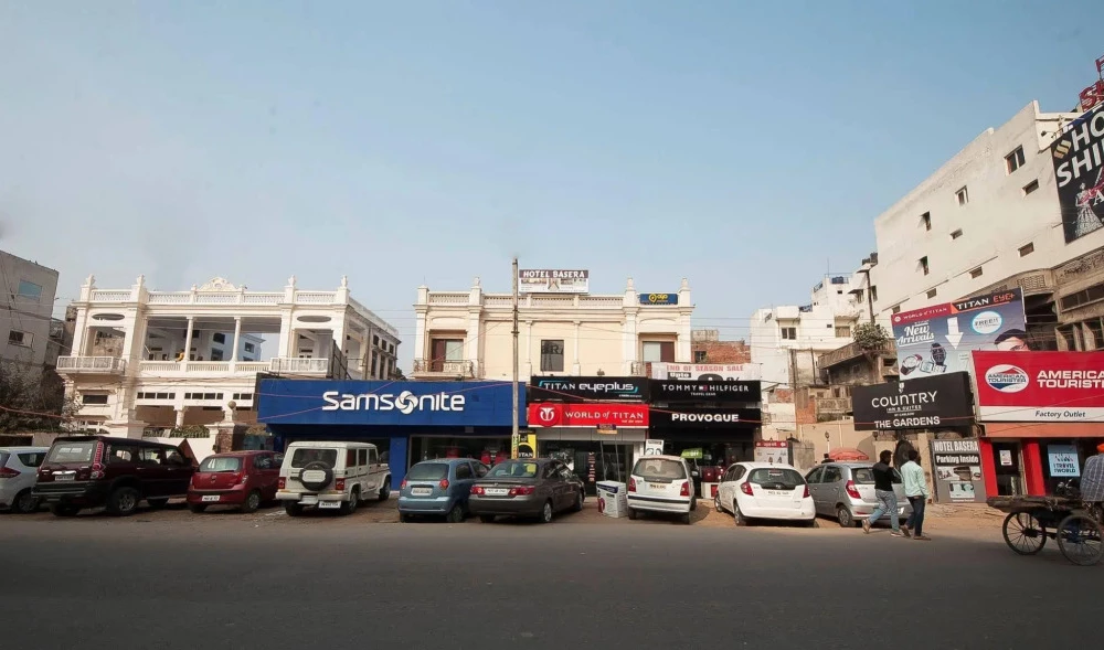 фото Hotel Basera