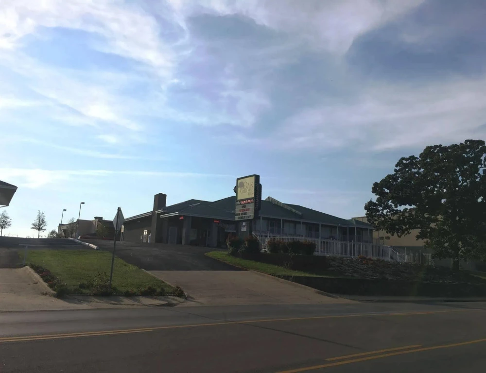 фото Oak Grove Inn