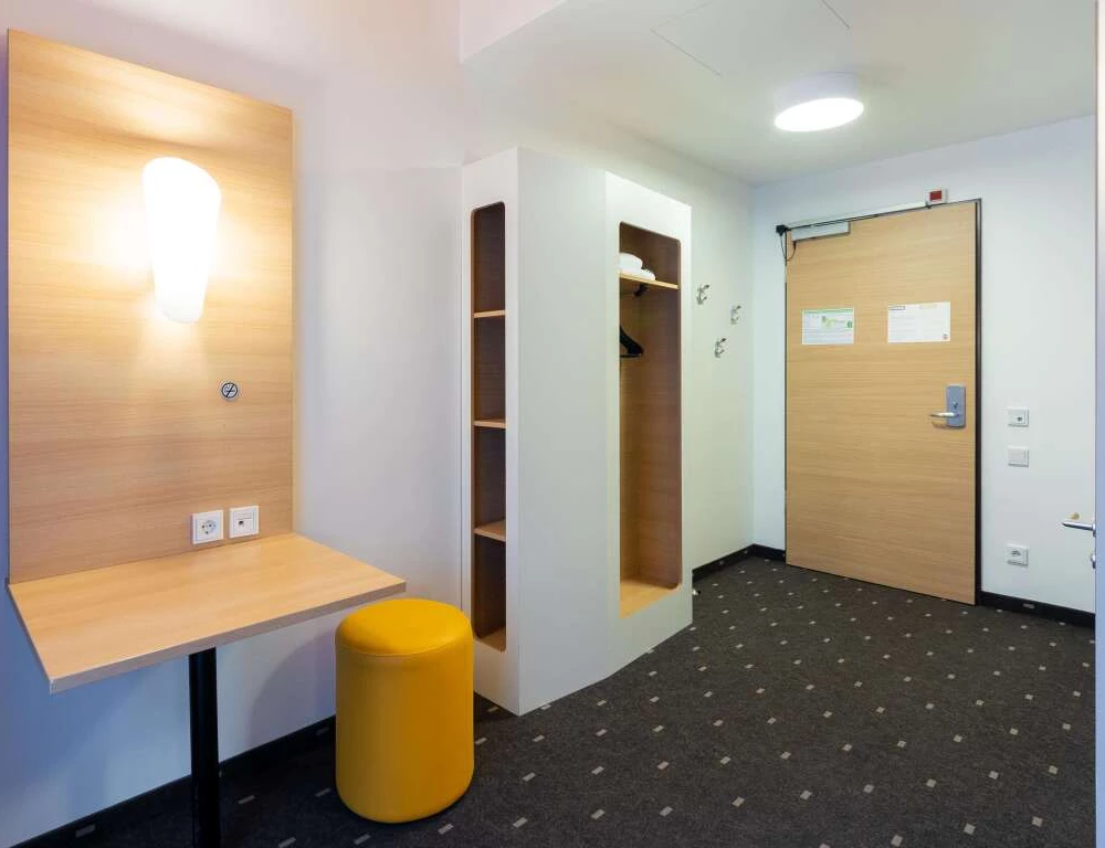 фото B&B Hotel Düsseldorf-City