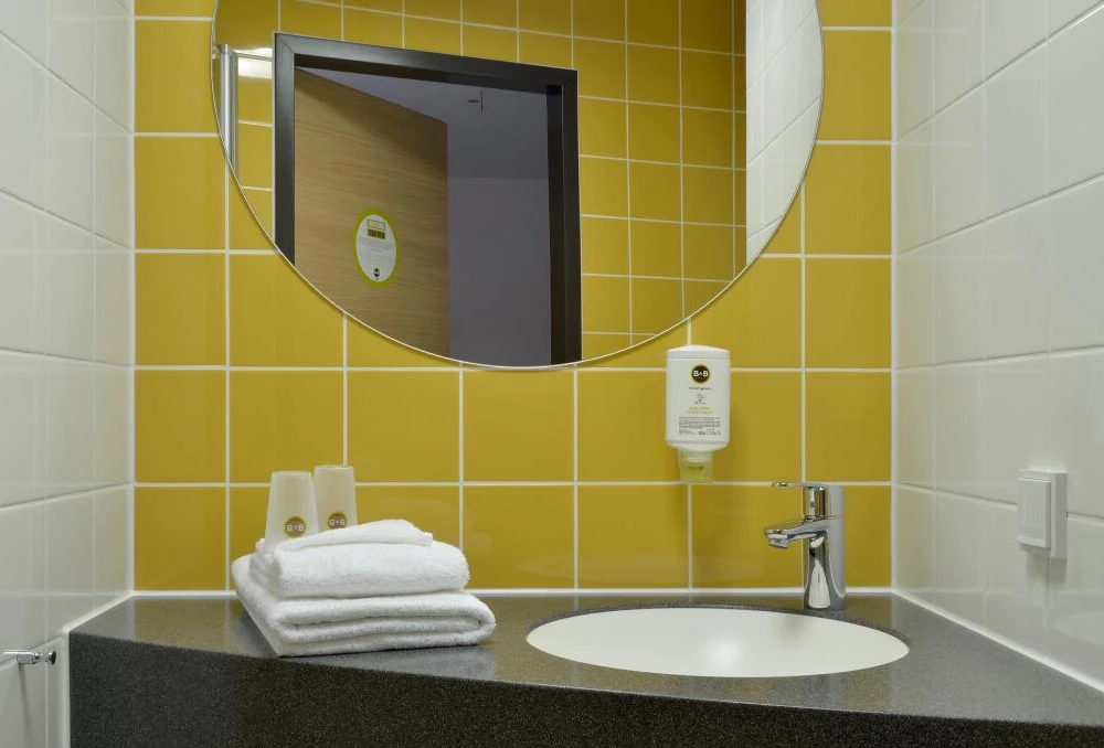 фото B&B Hotel Düsseldorf-City