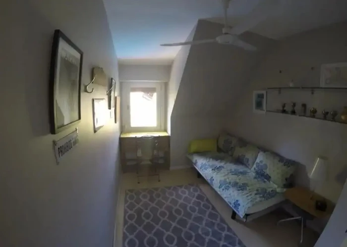 Deaf twins bed/breakfast