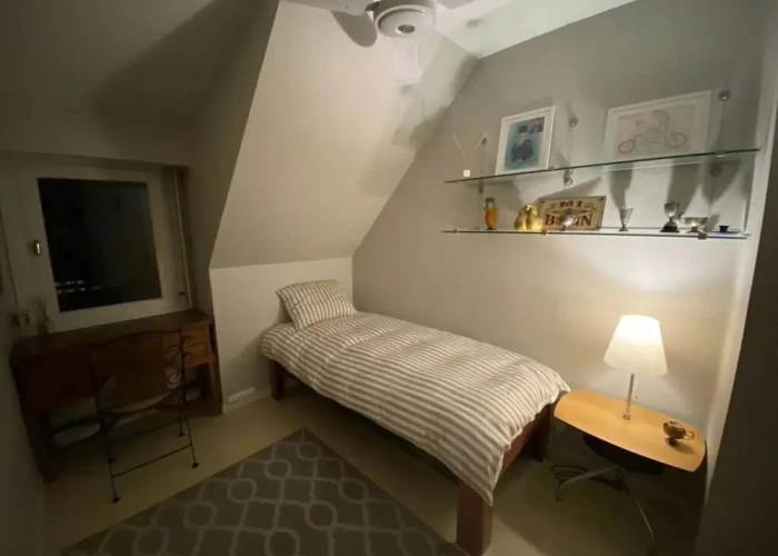 Deaf twins bed/breakfast