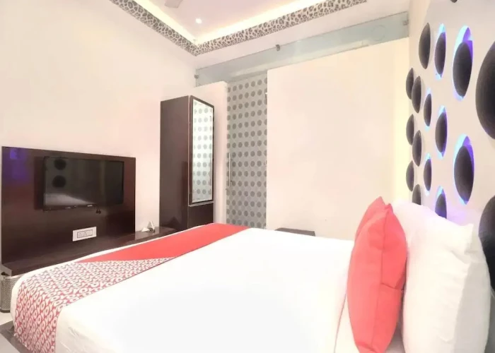 Hotel J Cruise by OYO Rooms