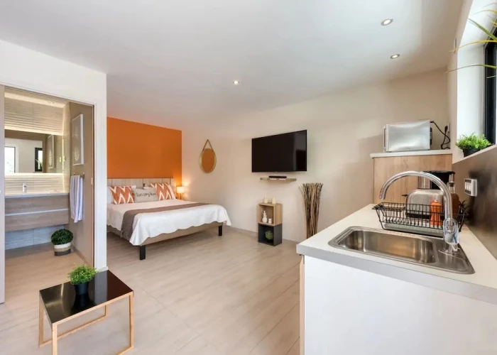 Sunshine SXM Studios