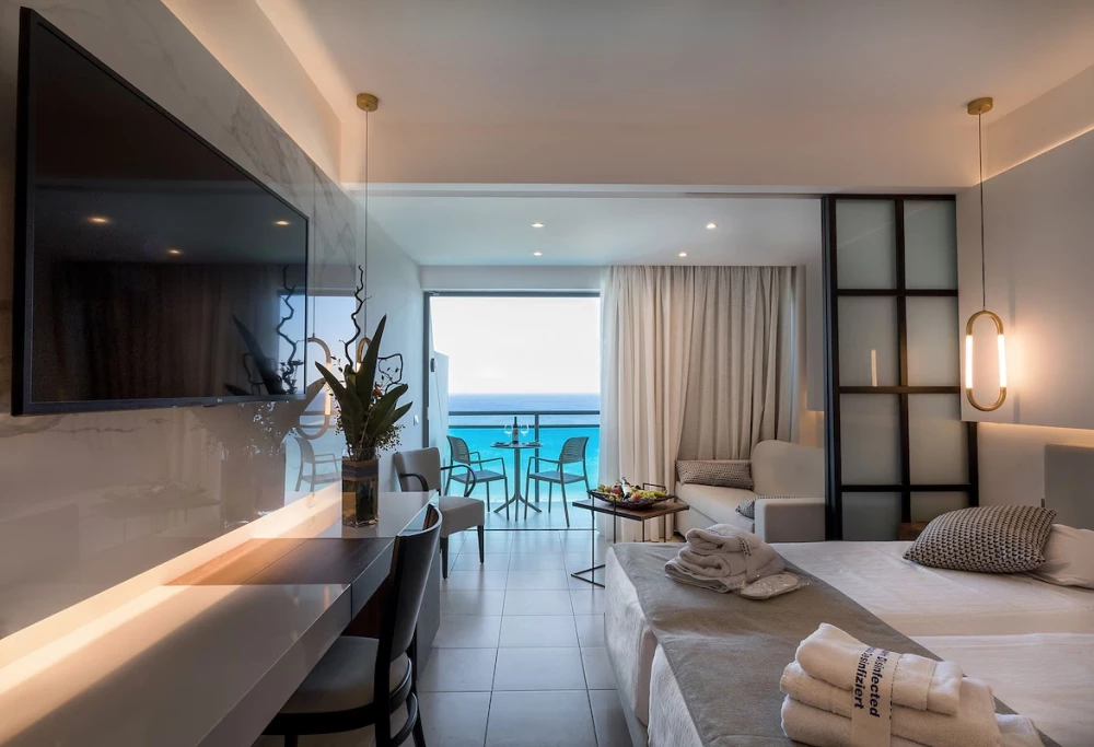 фото Calypso Beach Hotel