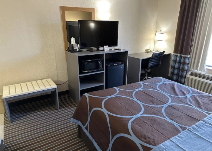 Super 8 Columbia Clark Lane